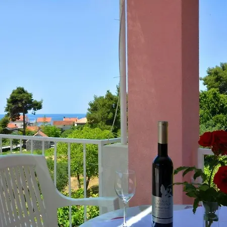 With Sea View 3558-3