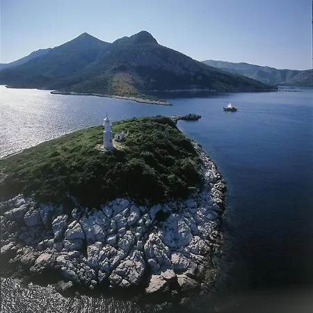 With Sea View 3558-3